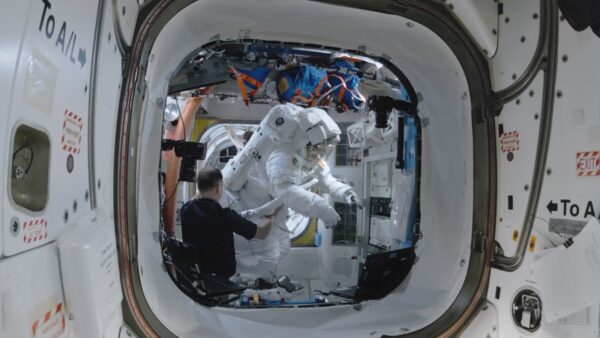 Space Explorers: THE INFINITE
